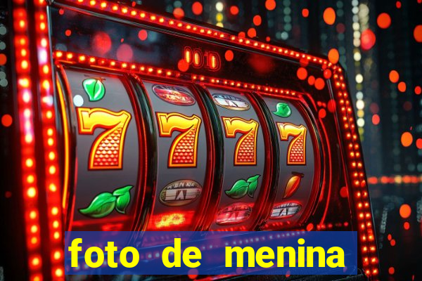 foto de menina bonita fake cacheada